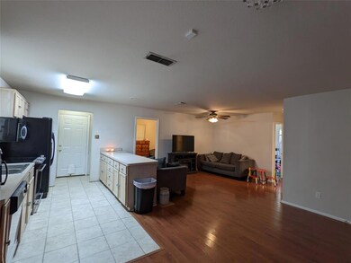 404 W Wardville St, Cleburne, TX 76033 - photo 4