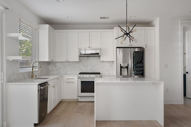 1511 Oak Heights Dr unit 2, Austin, TX 78741 - photo 5