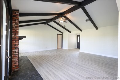 1803 Lakeview Dr, Sulphur, OK 73086 - photo 7