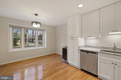 5909 Empire Way, Rockville, MD 20852 - photo 4