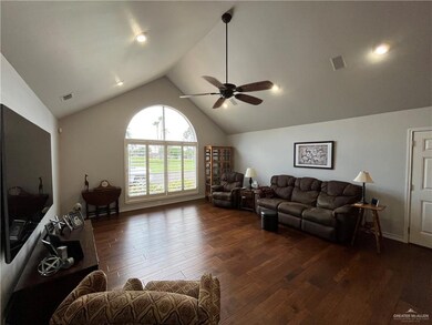 219 Karen Dr, Alamo, TX 78516 - photo 5