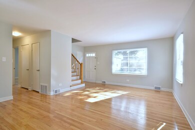 626 S Bryan St, Elmhurst, IL 60126 - photo 3