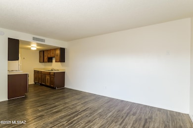2625 N Alvernon Way unit B3, Tucson, AZ 85712 - photo 5
