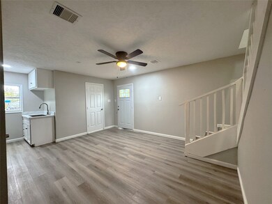 8704 Lanewood Dr unit A, Houston, TX 77016 - photo 5