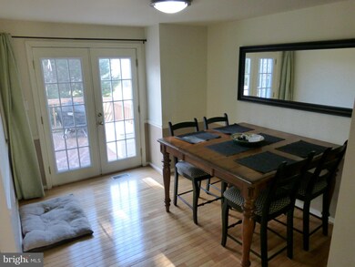 13807 Laura Ratcliff Ct, Centreville, VA 20121 - photo 7