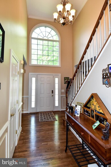 16049 Hayes Ln, Woodbridge, VA 22191 - photo 3