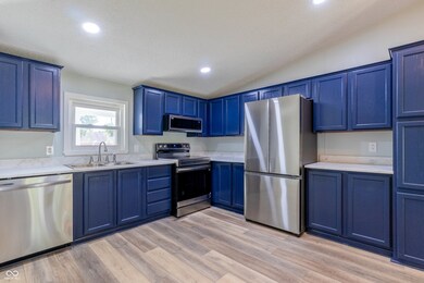 3345 Spring Valley Dr, Columbus, IN 47203 - photo 4