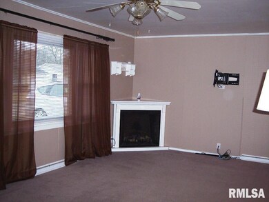 1220 Meadow Lane Dr, Bettendorf, IA 52722 - photo 3