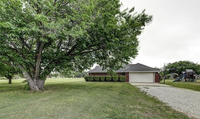 251 Mockingbird Ln, Decatur, TX 76234 - photo 2