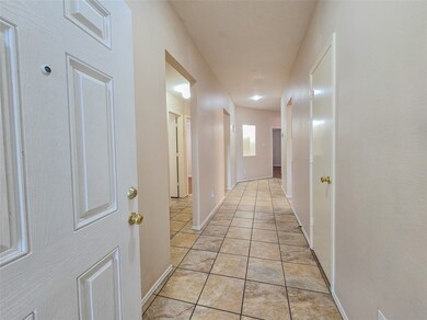 16131 Taloncrest Dr, Houston, TX 77083 - photo 5