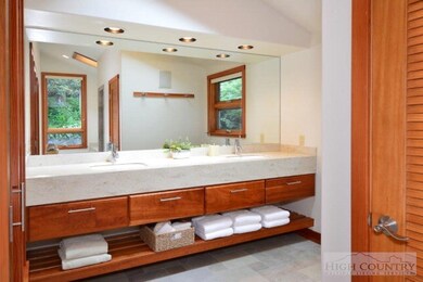 Master Vanity