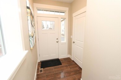 1043 SE Leonel Ln, Bend, OR 97702 - photo 3