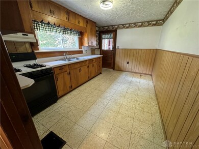 509 Forest Ave, Franklin, OH 45005 - photo 2