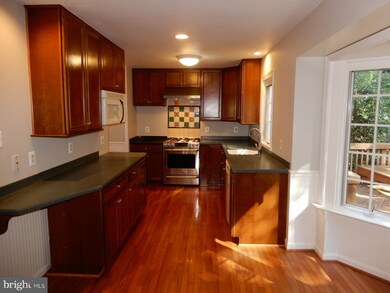 5015 Mignonette Ct, Annandale, VA 22003 - photo 6