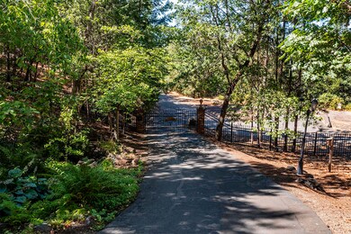 855 Wells Fargo Loop, Jacksonville, OR 97530 - photo 7