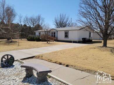 401 S 1st St, Cimarron, KS 67835 - photo 2