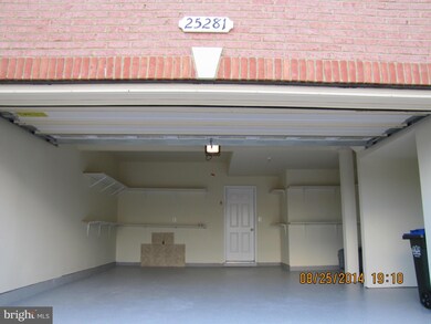 25281 Nesting Square, Chantilly, VA 20152 - photo 2