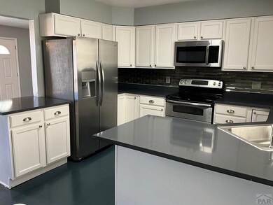 72 Hanson Ln, Pueblo, CO 81001 - photo 5