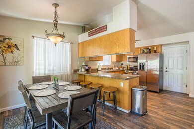 24 dining kitchen