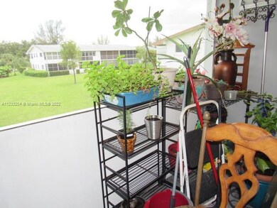 218 Windsor J unit J, West Palm Beach, FL 33417 - photo 4