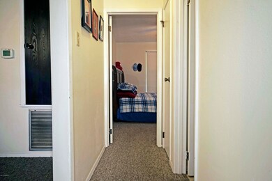 415a Hall Between BedRms