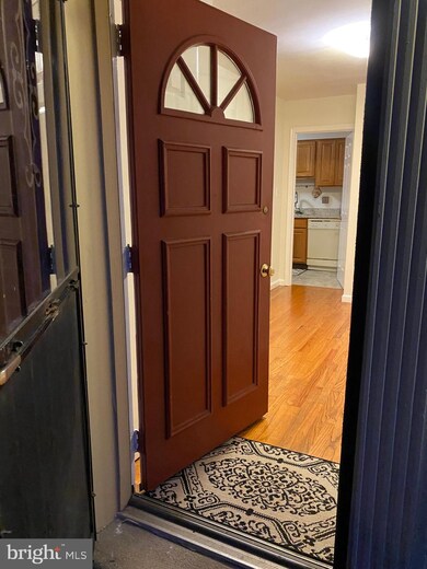 3032 Seven Oaks Place, Falls Church, VA 22042 - photo 2