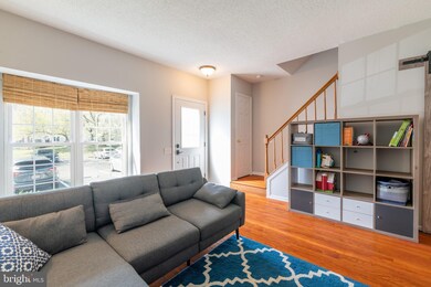 7235 Stover Dr, Alexandria, VA 22306 - photo 5