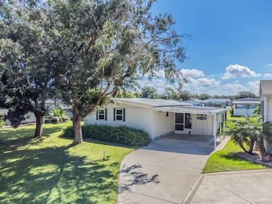 136 E Sterling Way, Leesburg, FL 34788 - photo 2