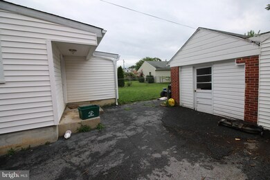 357 Brown St, Strasburg, VA 22657 - photo 5