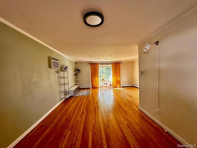 26 Canterbury Rd, Woodbury, NY 11797 - photo 4