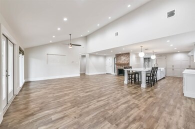 2201 Airline Dr, Friendswood, TX 77546 - photo 4