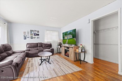 4909 Lowcroft Ave, Lansing, MI 48910 - photo 7