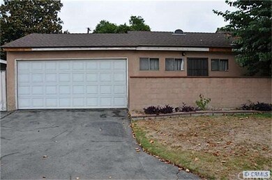 Garage / Side Access
