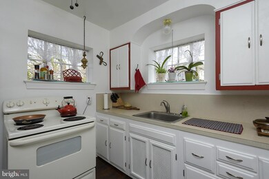 703 Nottingham Rd, Baltimore, MD 21229 - photo 7