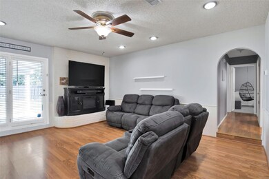 2304 Windsor Ct, Bedford, TX 76022 - photo 3