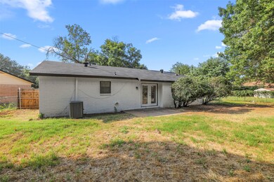 1108 Bryan Cir, Bedford, TX 76022 - photo 6