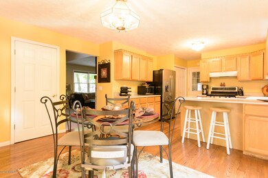 9038 Hobbit Cir, Kalamazoo, MI 49009 - photo 6