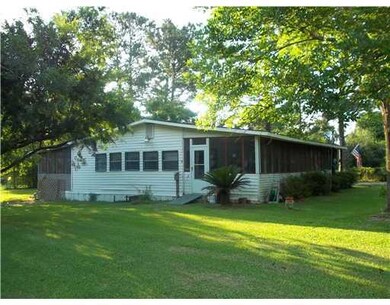 Photo. view from side of house
