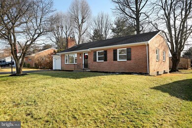 17917 Oak Ridge Dr, Hagerstown, MD 21740 - photo 3