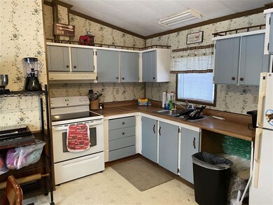 360 Park St, Barton, VT 05822 - photo 6