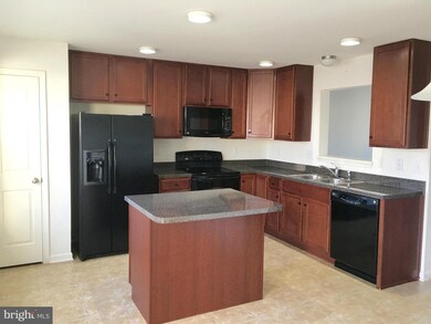 15 Venetian Ct, Hedgesville, WV 25427 - photo 2