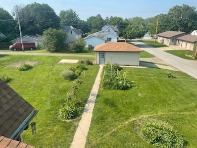 623 E Chestnut, Hubbard, IA 50122 - photo 3