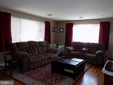 16 Tamaqua St, Tamaqua, PA 18252 - photo 3