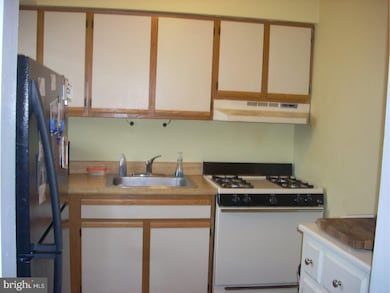 58 Garden View Terrace unit 16, East Windsor, NJ 08520 - photo 4