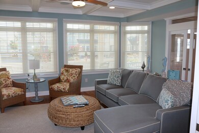 16 White - inside 027