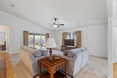 348 SW Wagner Meadows Dr, Grants Pass, OR 97526 - photo 6