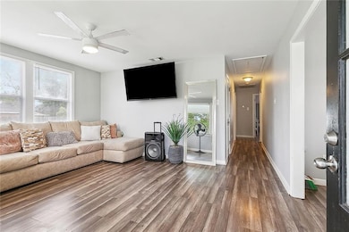 601 Mehle St unit a & b, Arabi, LA 70032 - photo 5