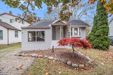 150 Guanonocque St, Auburn Hills, MI 48326 - photo 3