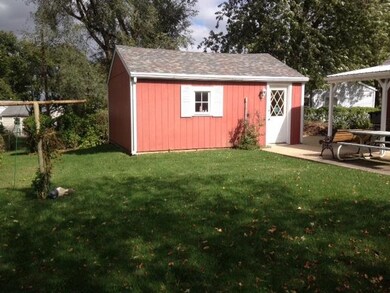 7420 N Oak St, Davenport, IA 52806 - photo 5