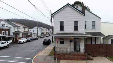 316 E Carroll St, Saint Clair, PA 17970 - photo 3